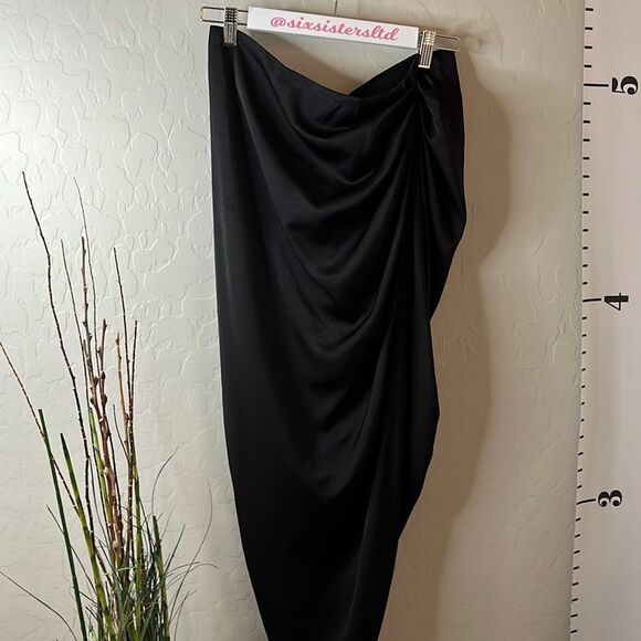 SHEIN Curve Black side slit skirt with back zipper gathered slinky material 0X - Picture 2 of 13